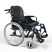 Wózek wyposażony w tapicerkę ortopedyczną L34L35 oraz hamulce bębnowe dla osoby towarzyszącej-opcja.